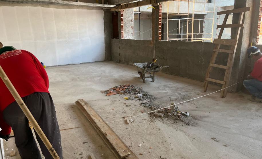 Secretários estaduais vistoriam obras do primeiro AME Universitário do país