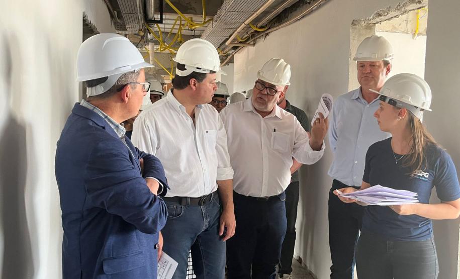 Secretários estaduais vistoriam obras do primeiro AME Universitário do país