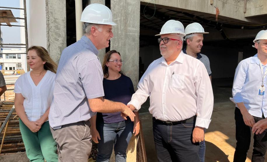 Secretários estaduais vistoriam obras do primeiro AME Universitário do país