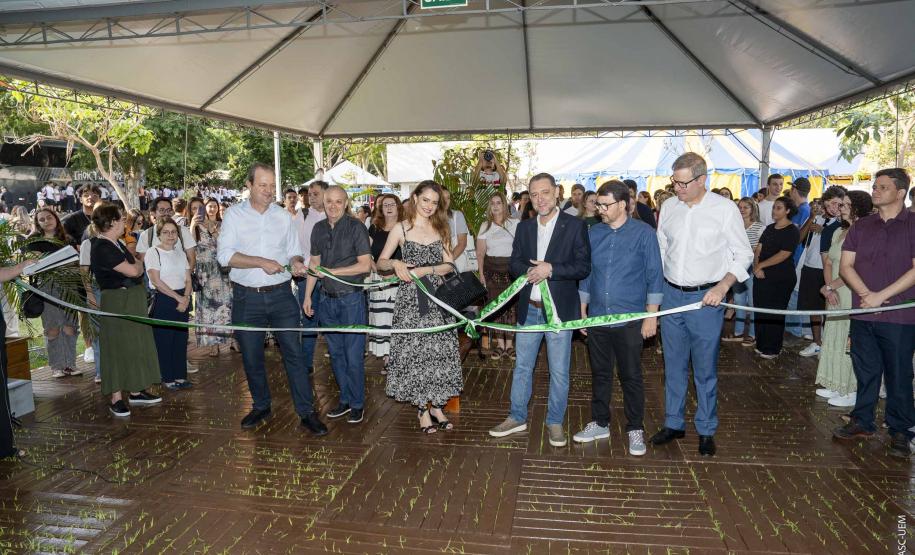 Pavilhão científico reúne milhares de visitantes e abre Paraná Faz Ciência na UEM
