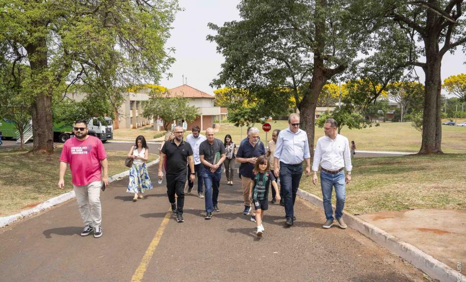 Pavilhão científico reúne milhares de visitantes e abre Paraná Faz Ciência na UEM