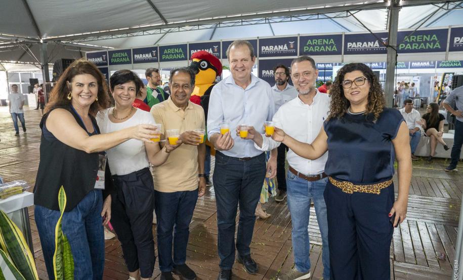 Pavilhão científico reúne milhares de visitantes e abre Paraná Faz Ciência na UEM