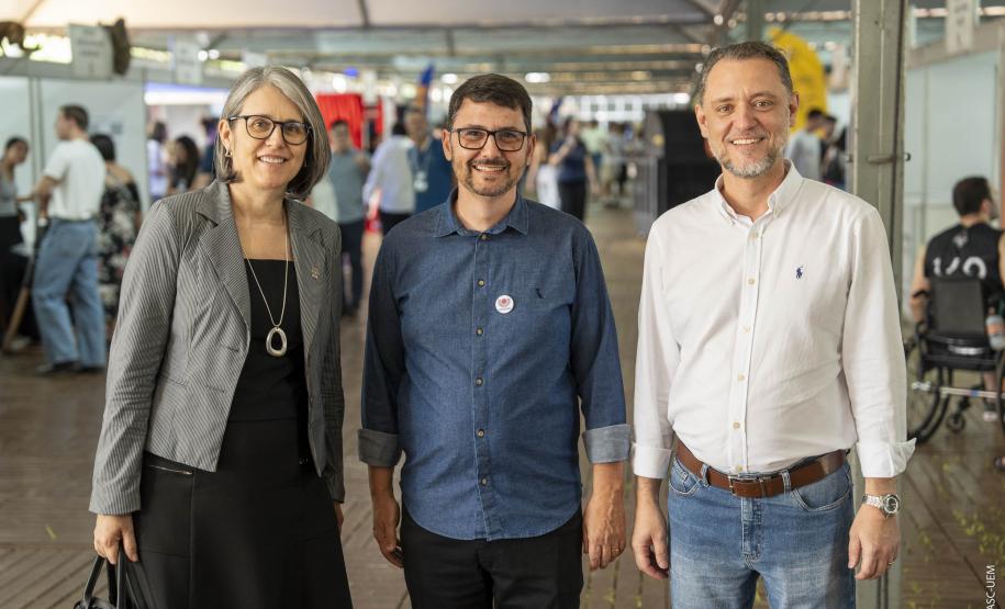 Pavilhão científico reúne milhares de visitantes e abre Paraná Faz Ciência na UEM
