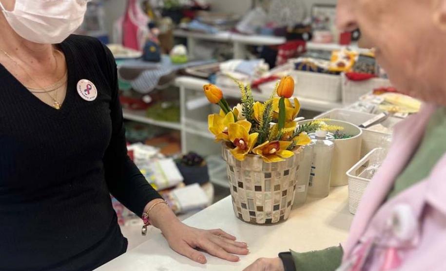 Prótese mamária criada por startup apoiada pelo Estado muda vida de mulheres