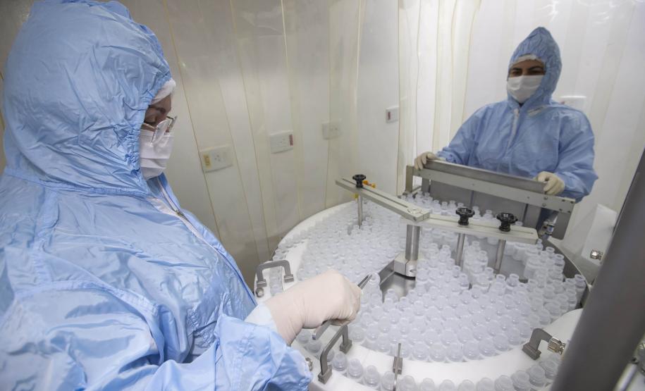 Tecpar moderniza laboratório de vacina antirrábica para ampliar capacidade de produção