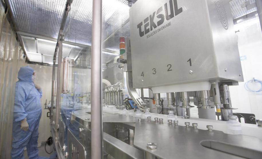 Tecpar moderniza laboratório de vacina antirrábica para ampliar capacidade de produção