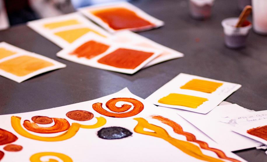 MAC-PR promove oficina sobre criação de pigmentos naturais com plantas nativas