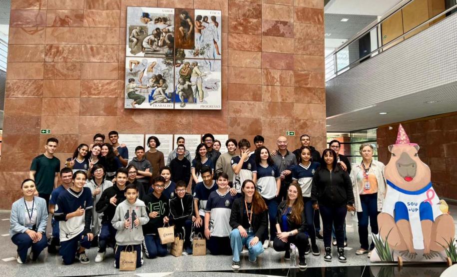 Rota da Inovação leva mais de 400 alunos da rede estadual para conhecer ambientes inovadores