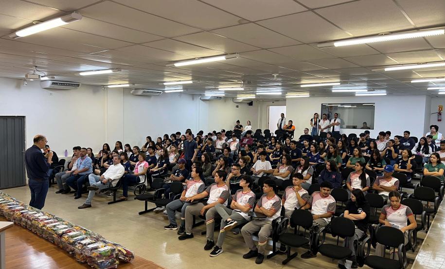 Rota da Inovação leva mais de 400 alunos da rede estadual para conhecer ambientes inovadores