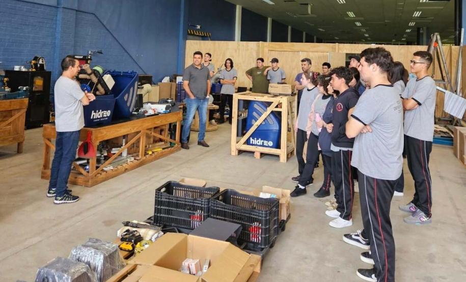 Rota da Inovação leva mais de 400 alunos da rede estadual para conhecer ambientes inovadores