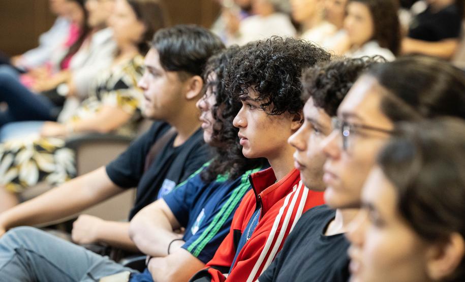 Governo lança Aprova Paraná Universidades para ampliar acesso ao Ensino Superior