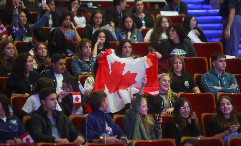 Ganhando o Mundo: 1,3 mil alunos passam pela preparação final antes do intercâmbio