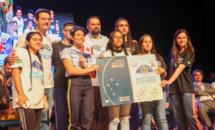 Ganhando o Mundo: 1,3 mil alunos passam pela preparação final antes do intercâmbio