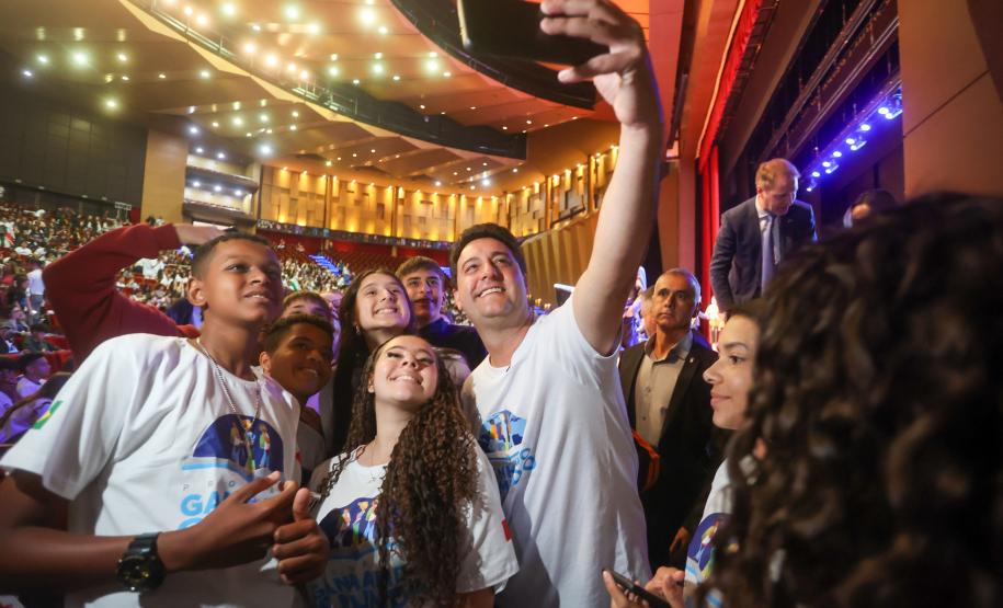Ganhando o Mundo: 1,3 mil alunos passam pela preparação final antes do intercâmbio