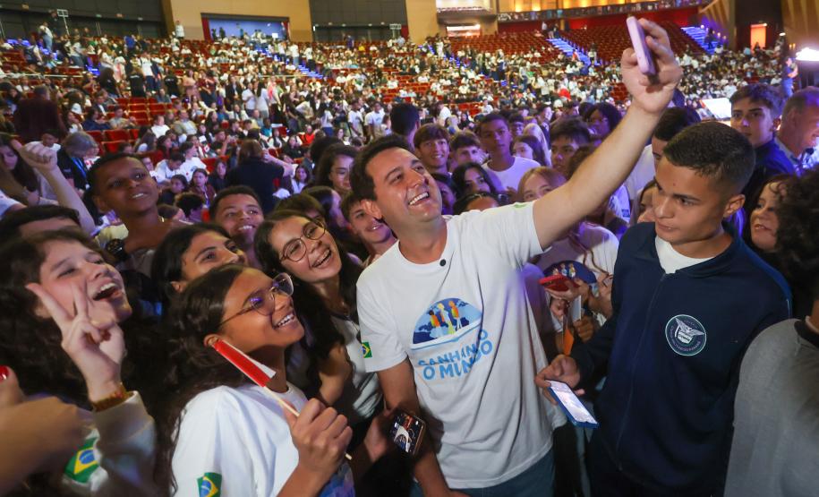 Ganhando o Mundo: 1,3 mil alunos passam pela preparação final antes do intercâmbio