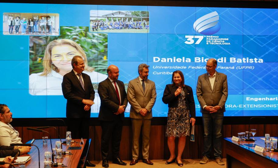 Avanço científico: Governo do Paraná premia projetos que conectam academia e sociedade