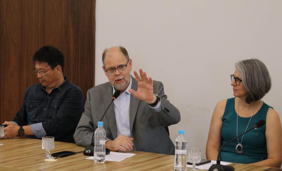 Estado anuncia R$ 10,8 milhões para infraestrutura de tecnologia na UEL e Hospital Universitário