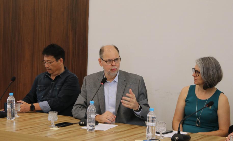 Estado anuncia R$ 10,8 milhões para infraestrutura de tecnologia na UEL e Hospital Universitário