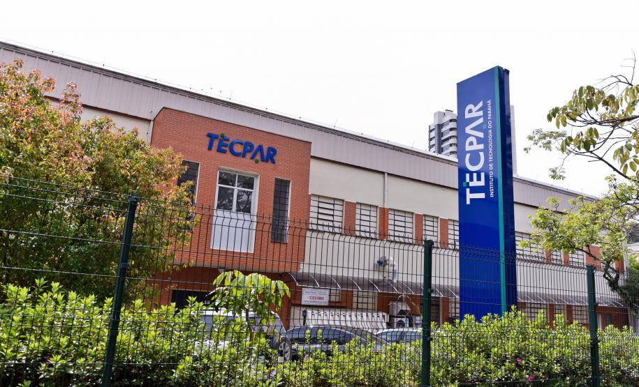 Em três anos, Tecpar atendeu viajantes de 39 países com serviço de sorologia antirrábica