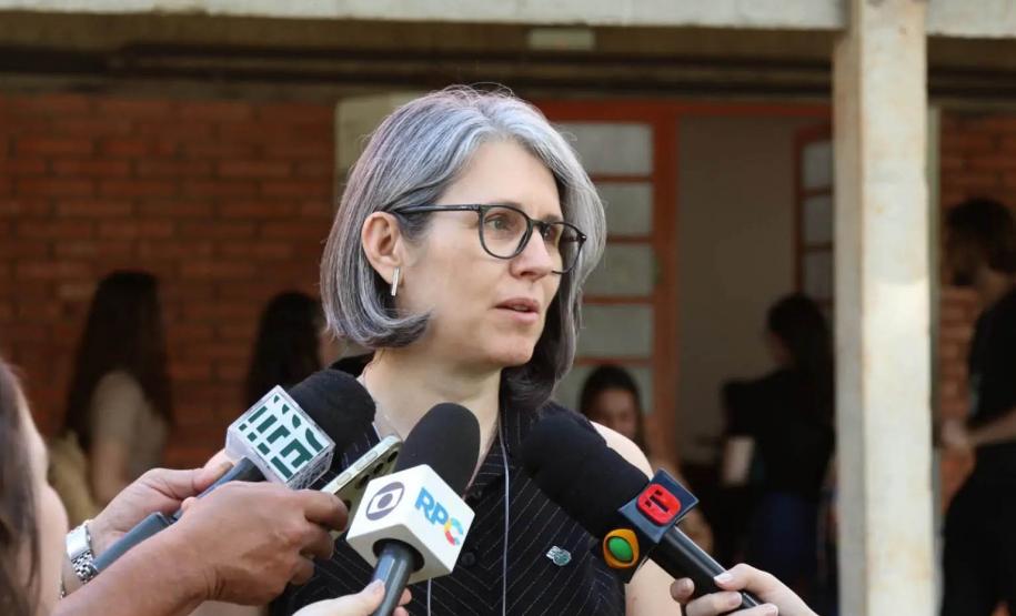 Vestibular 2025 da UEL reuniu milhares de jovens no domingo; provas seguem nesta segunda