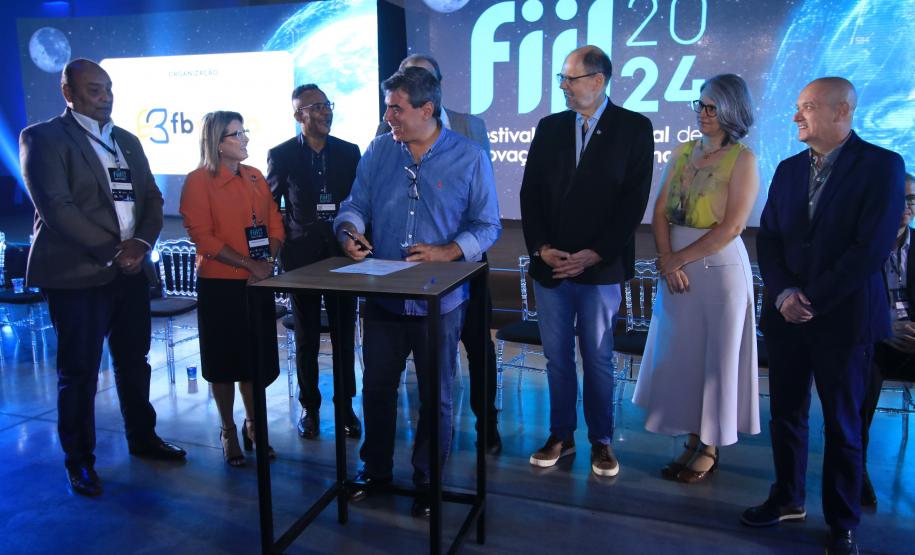 Paraná lança editais para capacitar empreendedores e expandir conectividade em ambientes de inovação