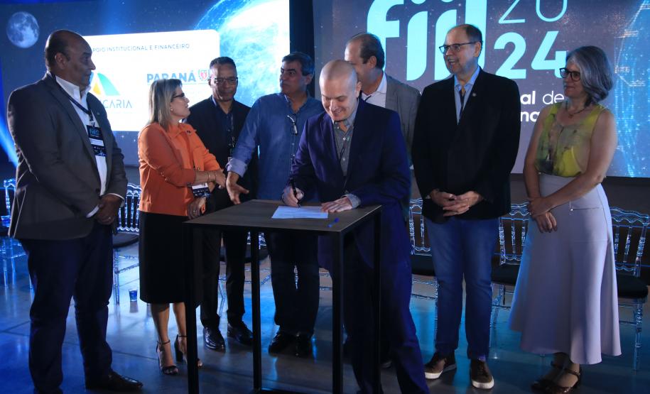 Paraná lança editais para capacitar empreendedores e expandir conectividade em ambientes de inovação
