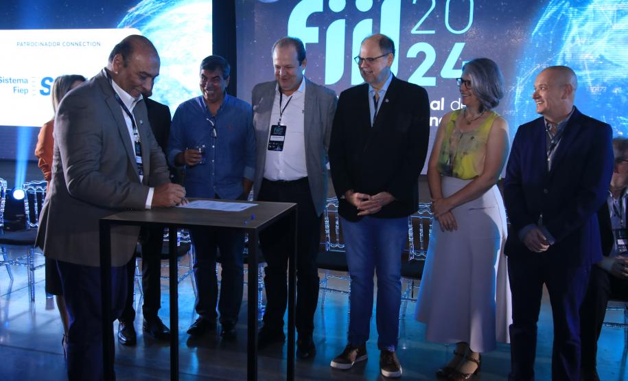 Paraná lança editais para capacitar empreendedores e expandir conectividade em ambientes de inovação