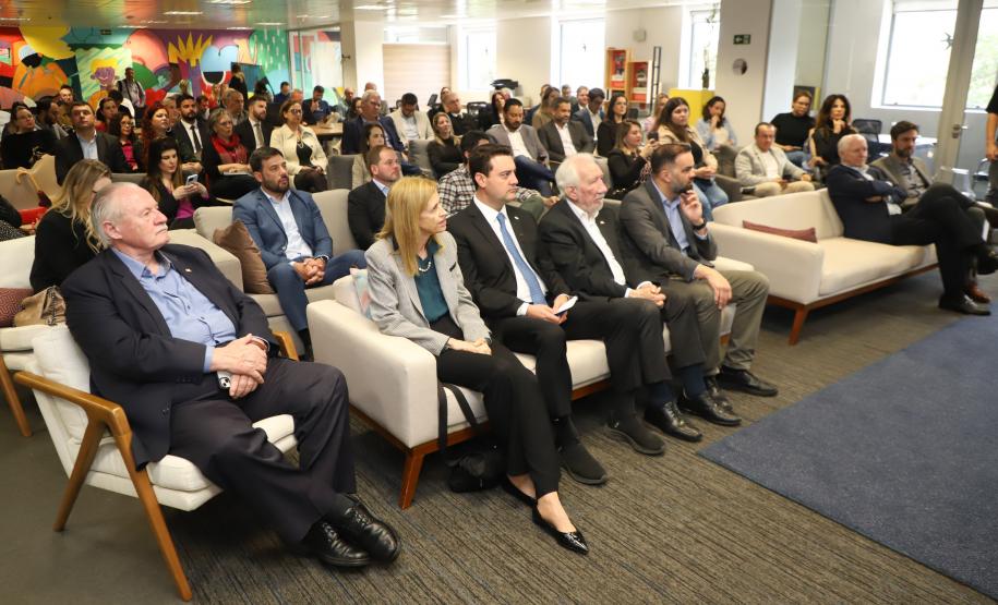 Ratinho Junior destaca conquistas da educação em evento da Gazeta do Povo