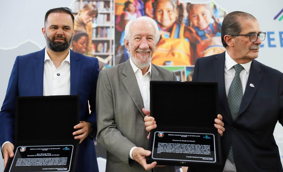 Conselho Estadual de Educação homenageia melhores instituições de ensino do Paraná