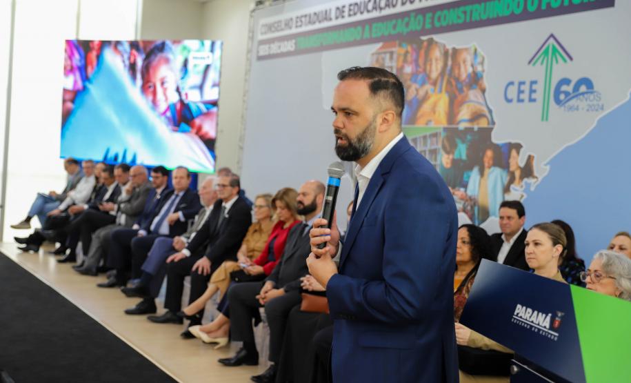 Conselho Estadual de Educação homenageia melhores instituições de ensino do Paraná