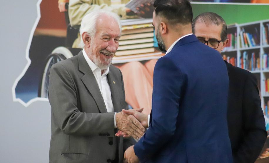 Conselho Estadual de Educação homenageia melhores instituições de ensino do Paraná