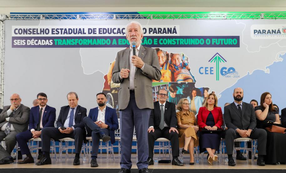 Conselho Estadual de Educação homenageia melhores instituições de ensino do Paraná
