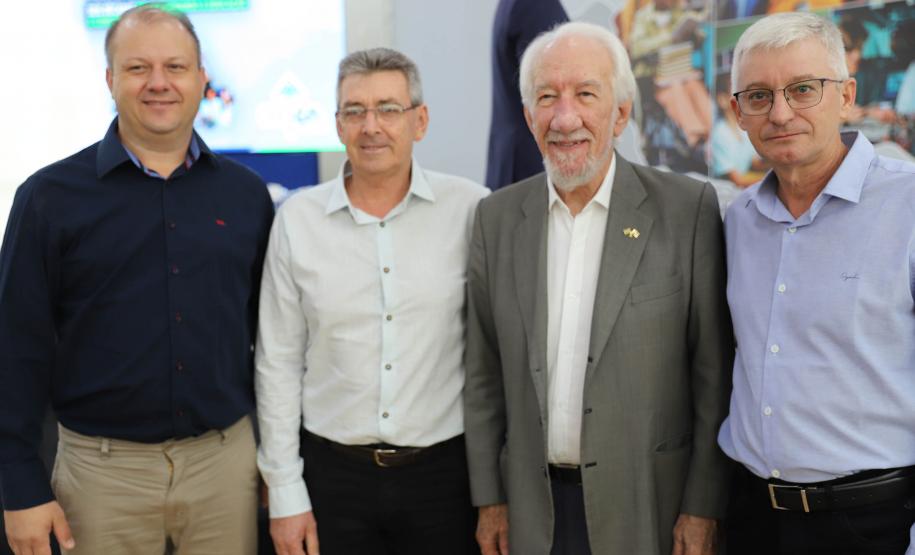 Conselho Estadual de Educação homenageia melhores instituições de ensino do Paraná