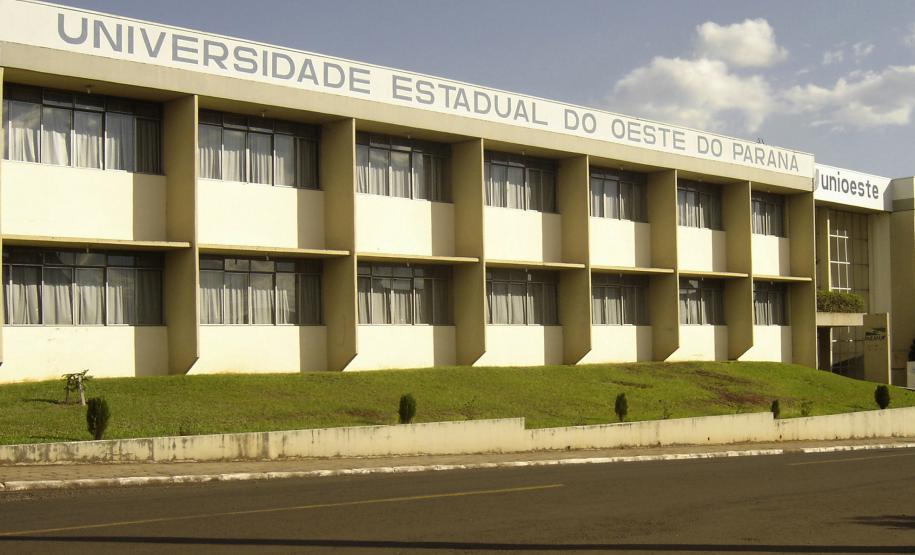 Unioeste comemora 30 anos com cerca de 50 mil alunos formados no Paraná