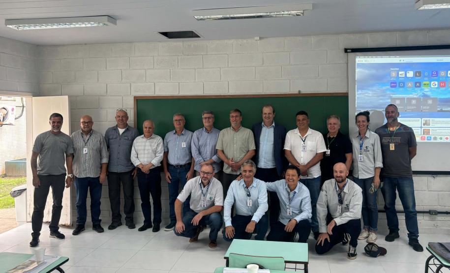 Governo do Paraná e UFPR firmam parceria para fomentar a produção de ostras no Litoral