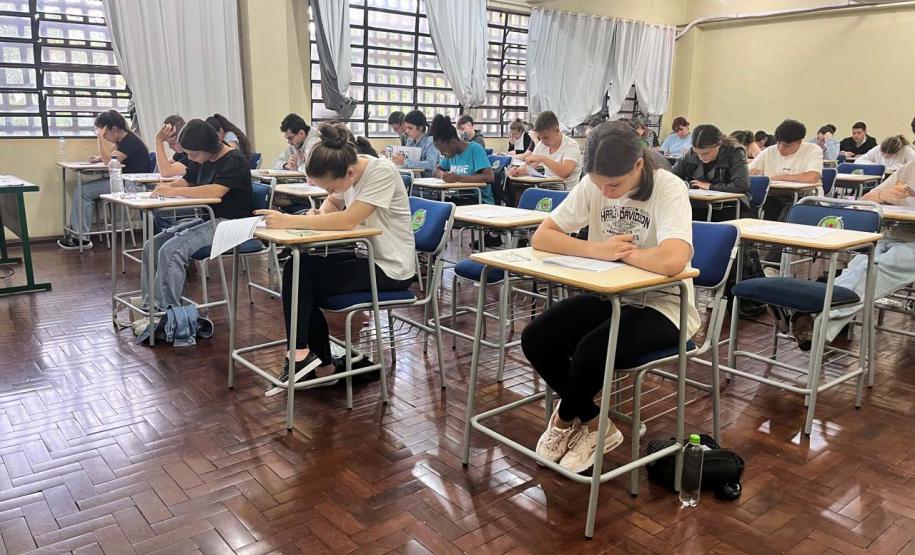 Unioeste aplica provas do Vestibular 2025; resultado será divulgado em janeiro