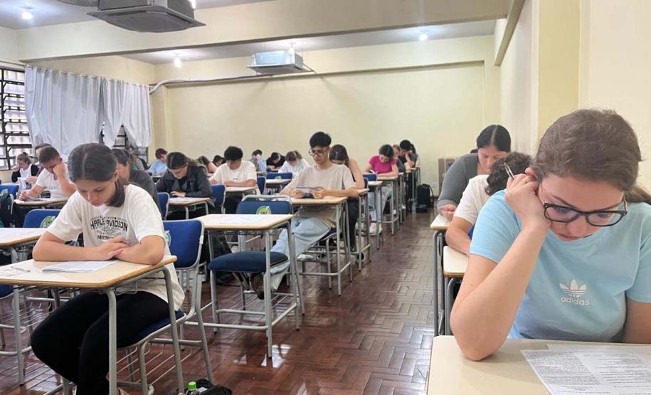 Unioeste aplica provas do Vestibular 2025; resultado será divulgado em janeiro
