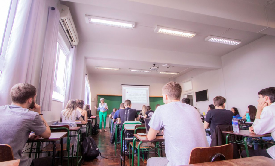 Universidades estaduais retomam atividades e alinham calendário com ano civil