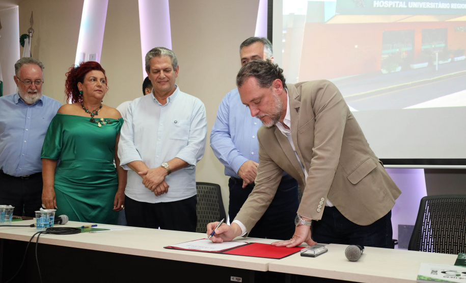 Com R$ 19 milhões do Estado, obras do Bloco Industrial do HU de Maringá serão concluídas