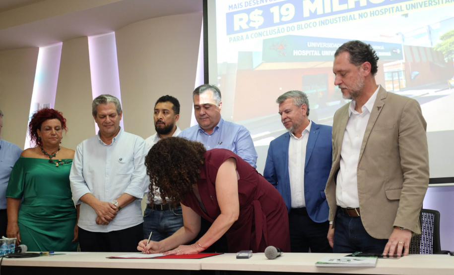 Com R$ 19 milhões do Estado, obras do Bloco Industrial do HU de Maringá serão concluídas