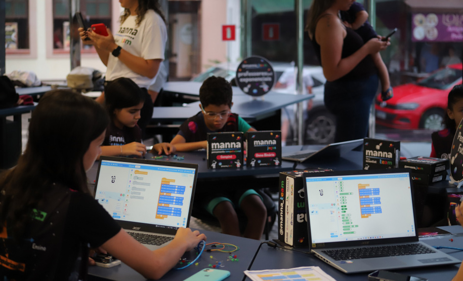 Em Morretes, Carreta da Inovação terá teste de visão feito por robô e oficinas de IA