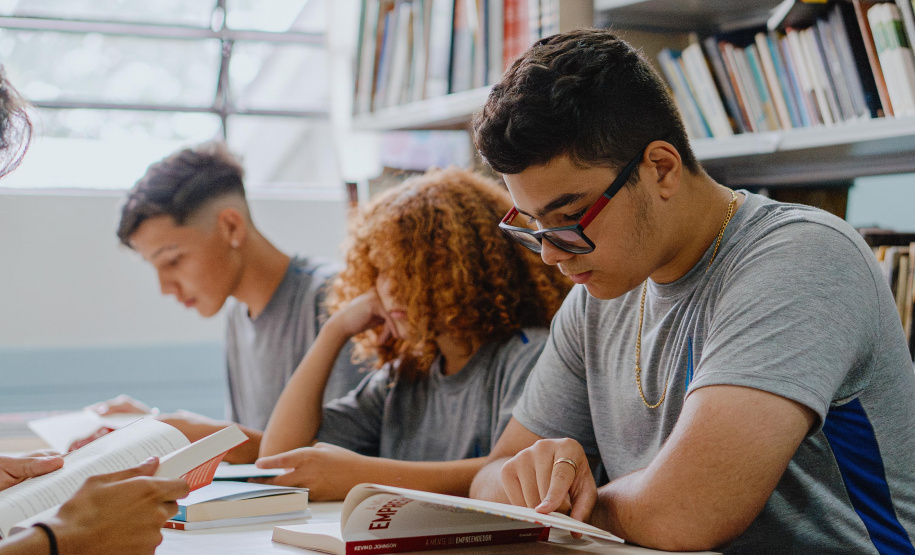 Aprova Paraná Universidades: alunos devem ficar atentos aos editais das instituições