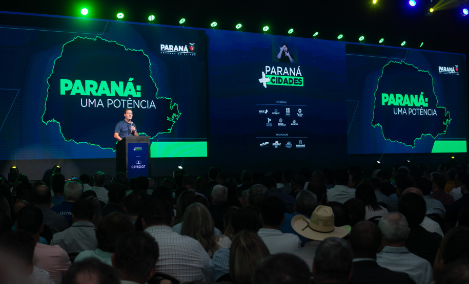 Ratinho Junior apresenta panorama do Estado a prefeitos no Paraná Mais Cidades