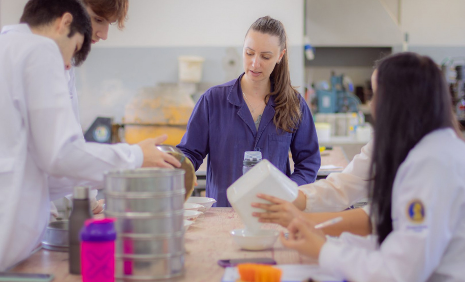 Censo 2022: com avanço das políticas, Paraná tem 1/5 da população com ensino superior