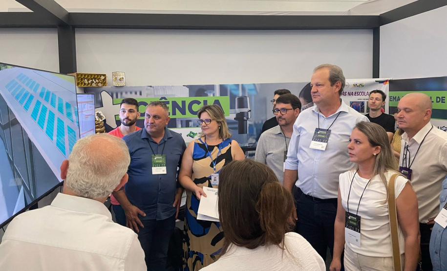 Estado entrega projeto da sede do Legislativo de São Pedro do Iguaçu