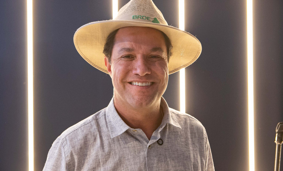 Governador assina protocolos para uso de biogás e biometano no transporte rodoviário