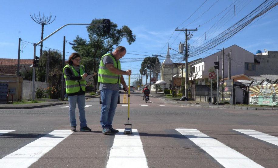Tecpar e Detran já avaliaram condições da sinalização viária em 64 municípios do Paraná