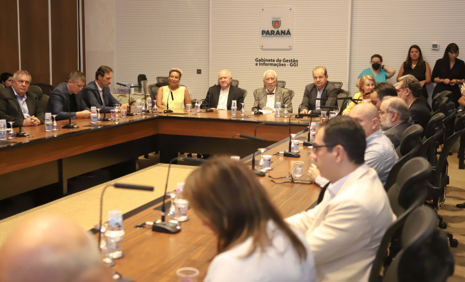 Estado concederá 100 bolsas de R$ 5 mil para doutores inovarem em empresas paranaenses