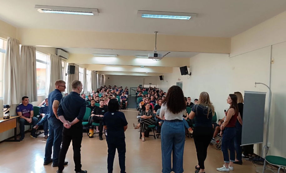 500 calouros começam novo ano letivo em quatro unidades da Unioeste