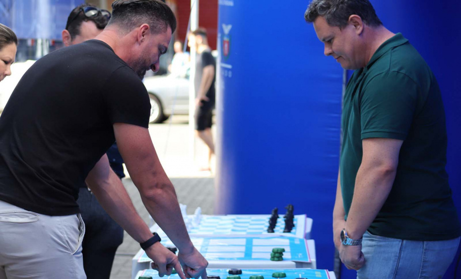 Carreta da Inovação leva ações e serviços gratuitos a Rio Negro e Umuarama